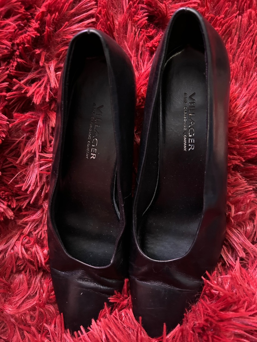 villager Black Leather Pointed-Toe Pumps